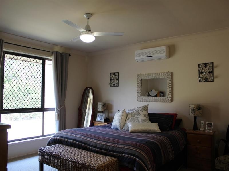 43 Durlik Rd, Pine Mountain QLD 4306