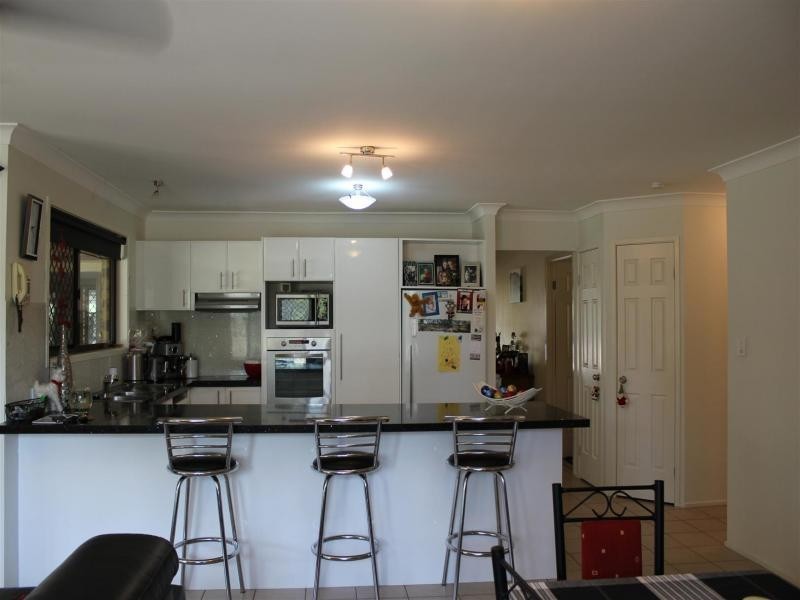 43 Durlik Rd, Pine Mountain QLD 4306