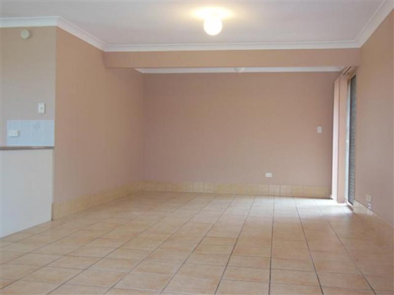 11 Railway Street, Walloon QLD 4306