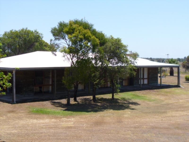 137-141 Caledonian Road, Walloon QLD 4306