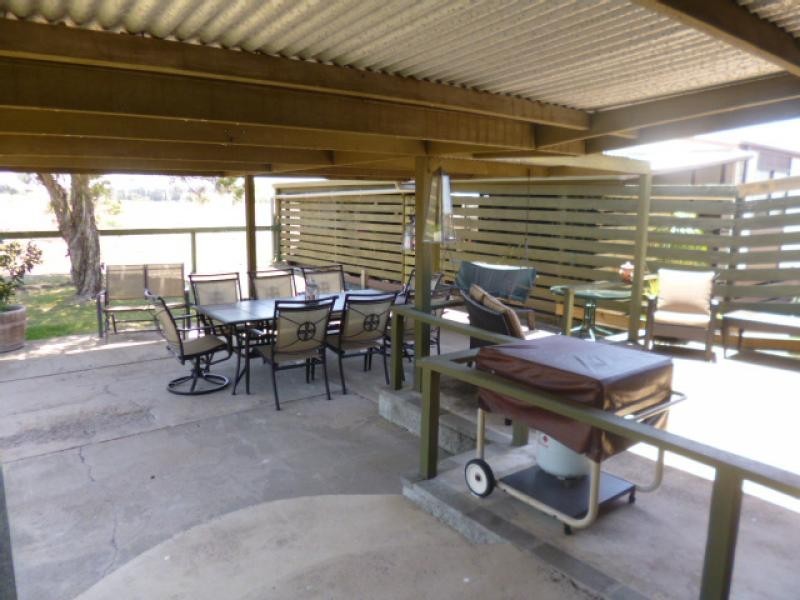 137-141 Caledonian Road, Walloon QLD 4306