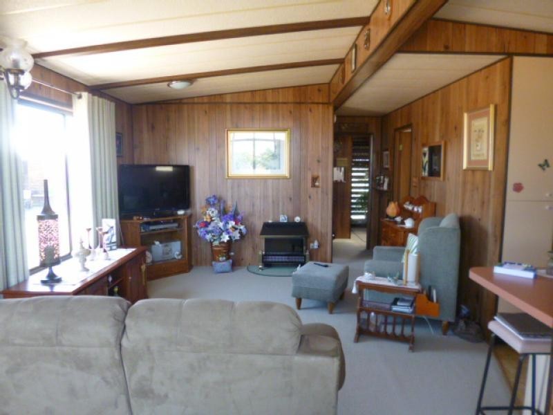 137-141 Caledonian Road, Walloon QLD 4306