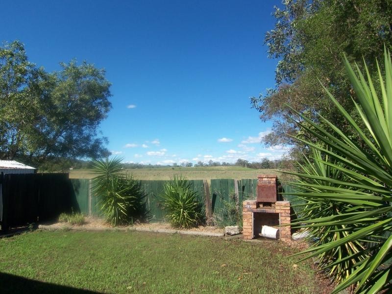 2/35 Bernadette Crs, Rosewood QLD 4340