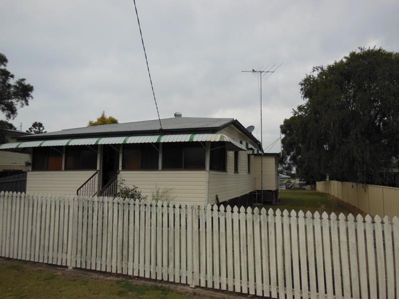 6 Yates Street, Rosewood QLD 4340