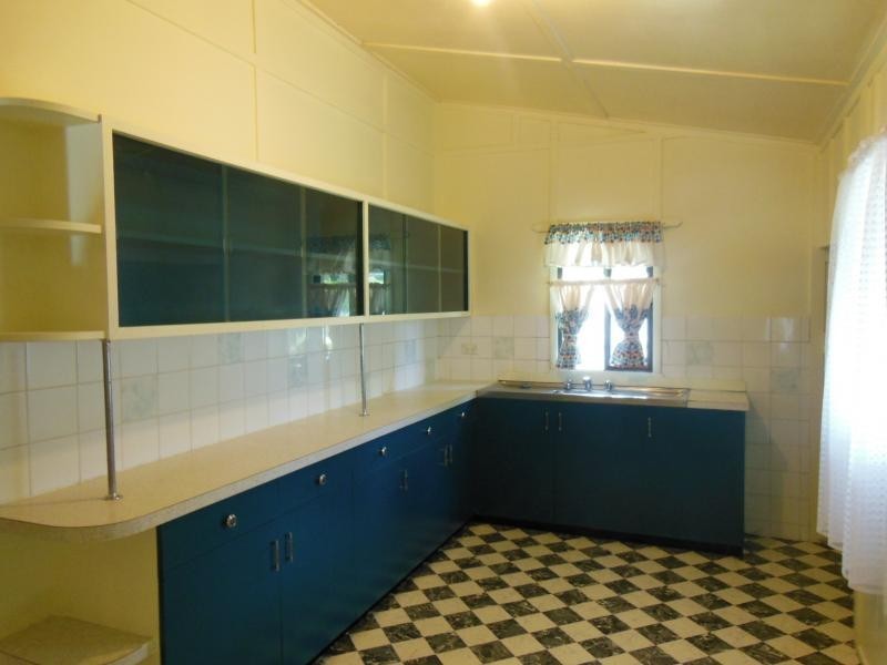 6 Yates Street, Rosewood QLD 4340