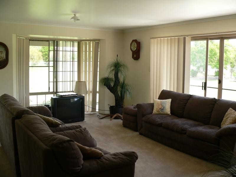 9-11 Carara Ave, Thagoona QLD 4306