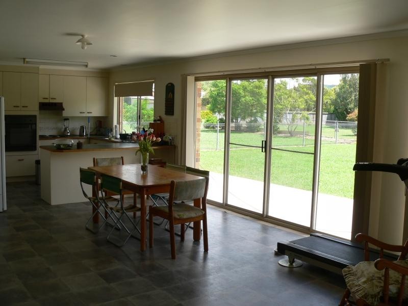 9-11 Carara Ave, Thagoona QLD 4306