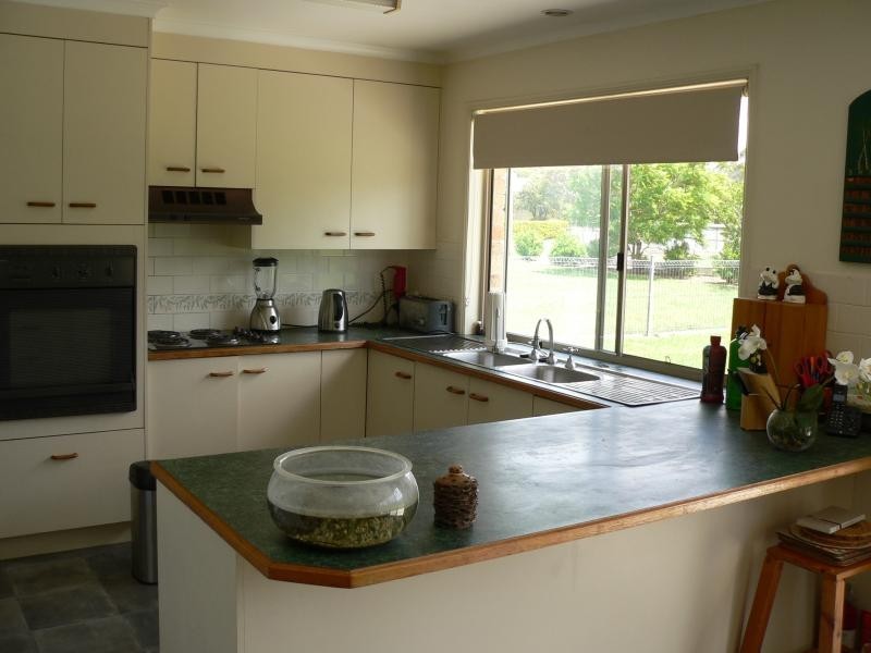 9-11 Carara Ave, Thagoona QLD 4306