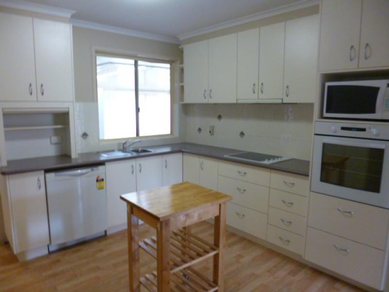 27 Bernadette Crescent, Rosewood QLD 4340