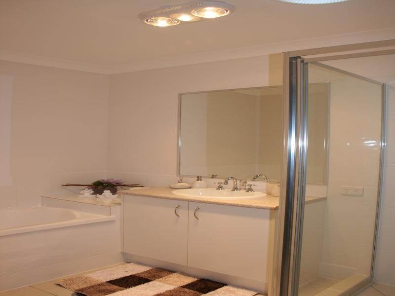 2/2 Claydon Place, Rosewood QLD 4340