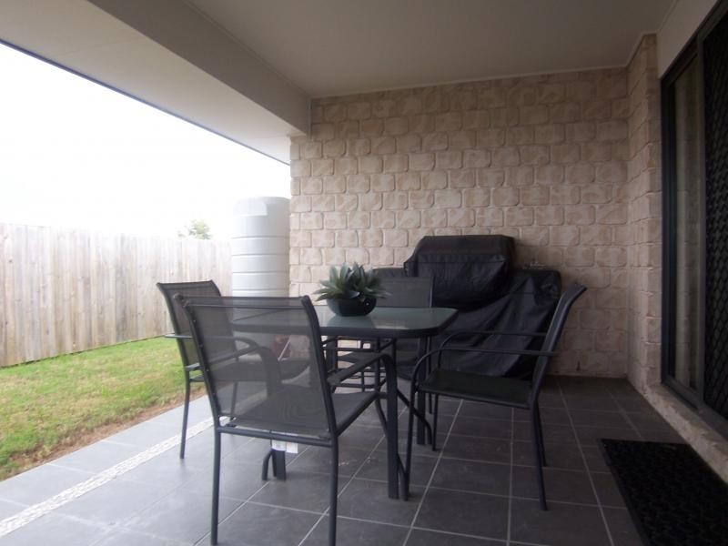 2/2 Claydon Place, Rosewood QLD 4340