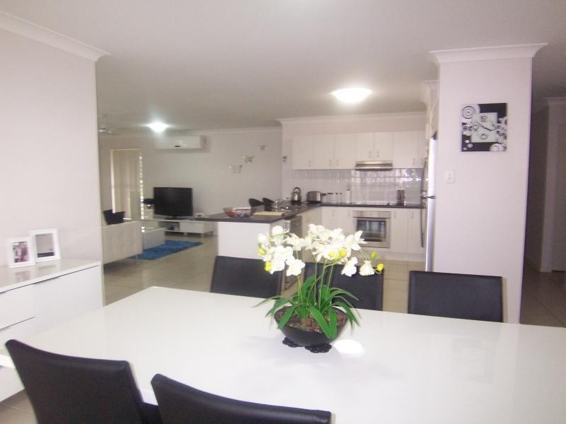 2/2 Claydon Place, Rosewood QLD 4340