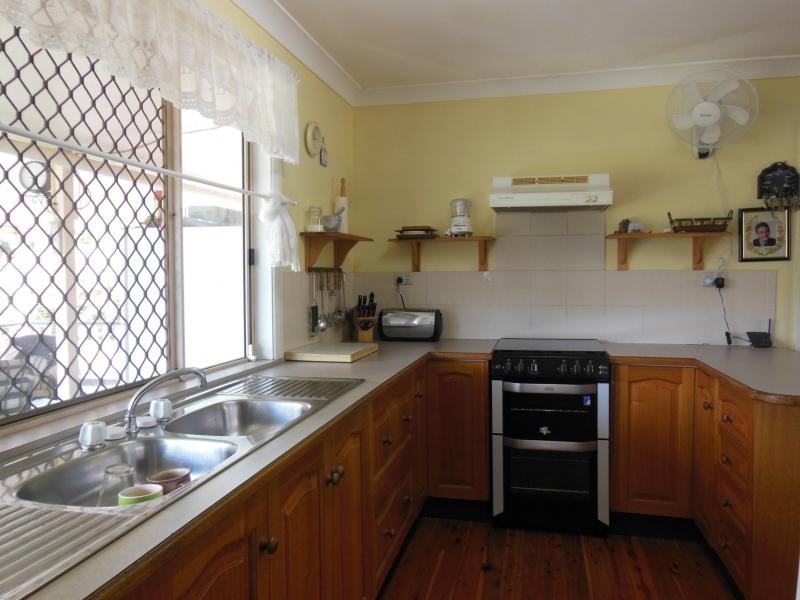 5 Macadamia Ct, Walloon QLD 4306