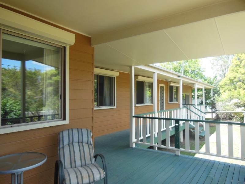 5 Macadamia Ct, Walloon QLD 4306