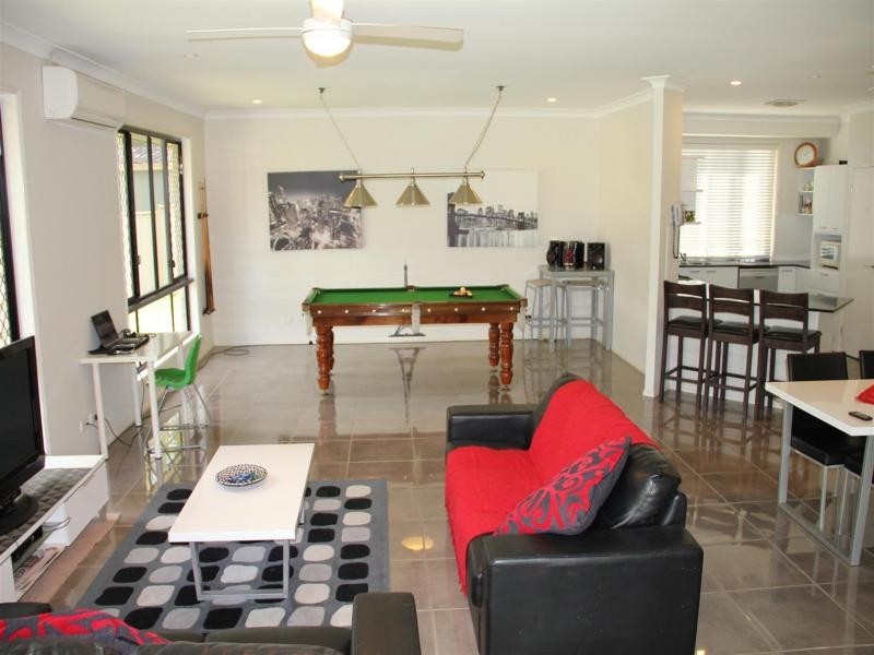 11 Endeavour Street, Barellan Point QLD 4306