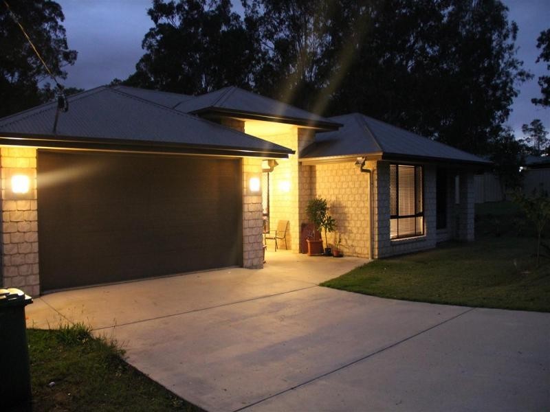 11 Endeavour Street, Barellan Point QLD 4306