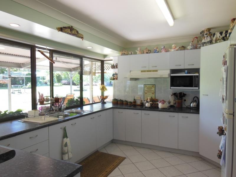 21 Wisteria St, Walloon QLD 4306