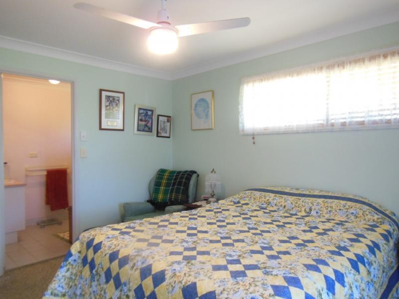 21 Wisteria St, Walloon QLD 4306