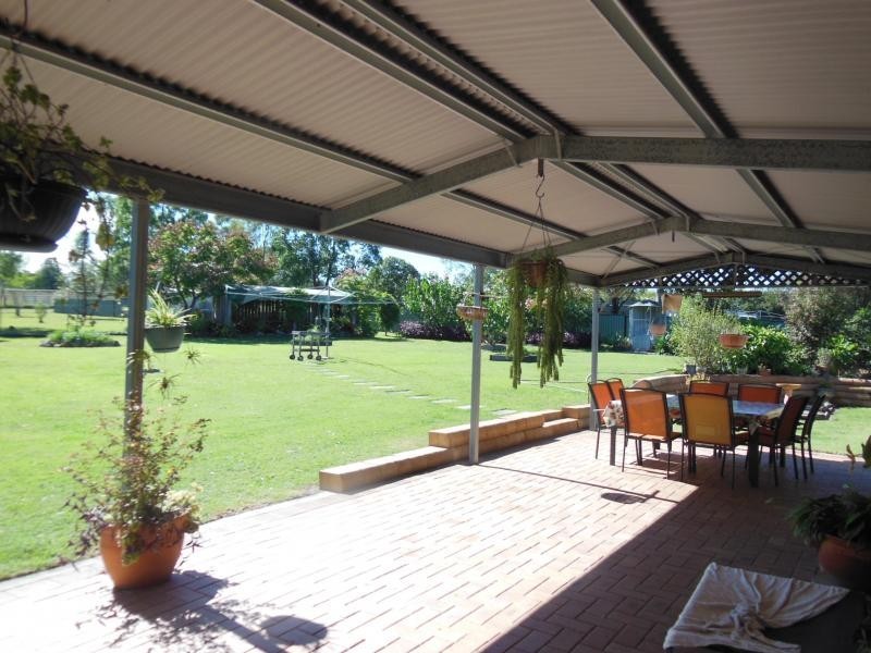 21 Wisteria St, Walloon QLD 4306