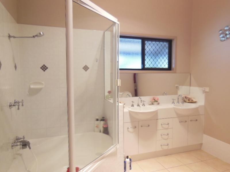 1176 Rosewood Laidley Rd, Grandchester QLD 4340