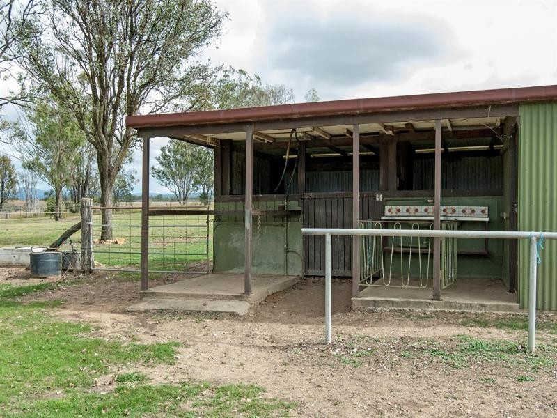 292 Kuss Rd, Lower Mount Walker QLD 4340