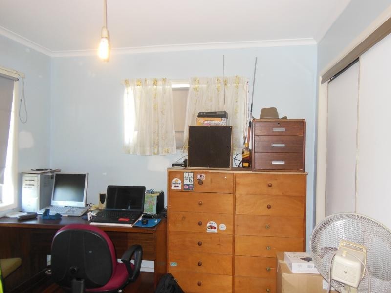 16 Powells Rd, Yamanto QLD 4305