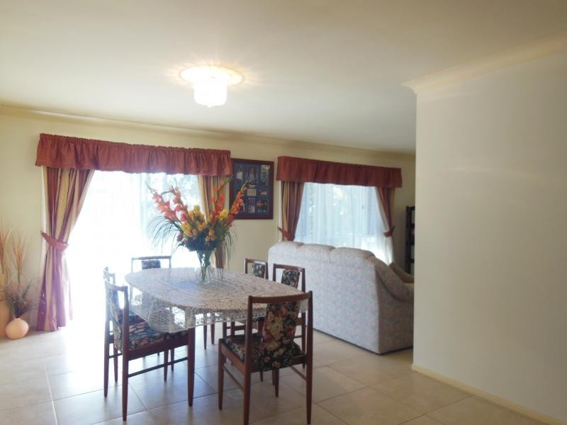 40 Farrell Dr, Walloon QLD 4306