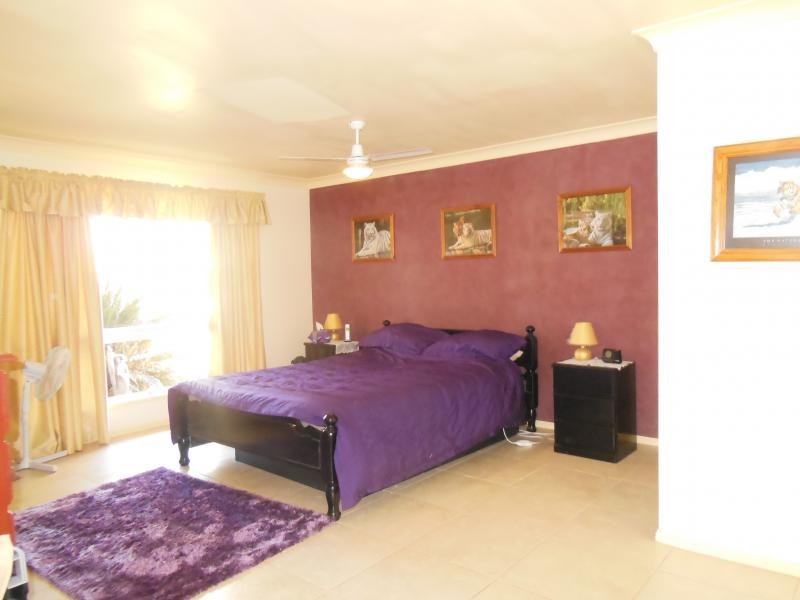 40 Farrell Dr, Walloon QLD 4306