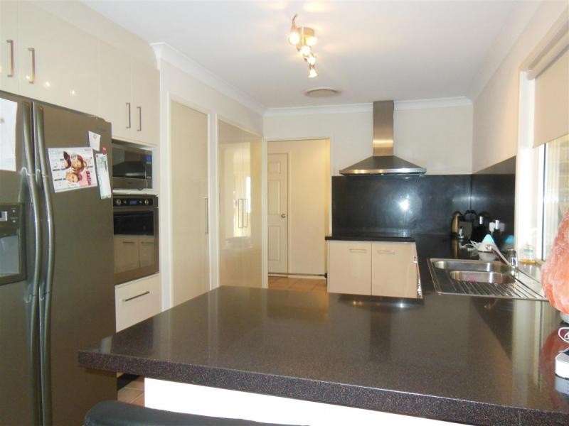 55 Farrell Dr, Walloon QLD 4306