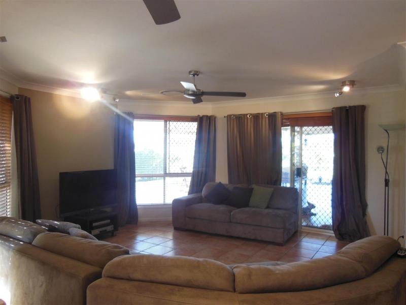 55 Farrell Dr, Walloon QLD 4306