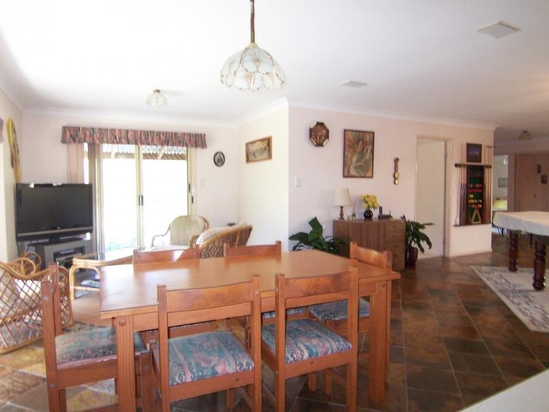 23 Sycamore Street, Walloon QLD 4306