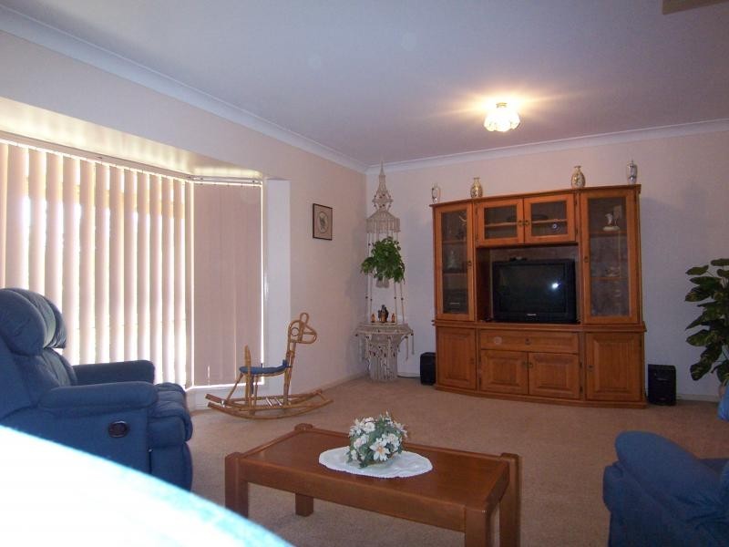 23 Sycamore Street, Walloon QLD 4306