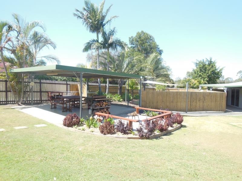 12 Farrell Dr, Walloon QLD 4306