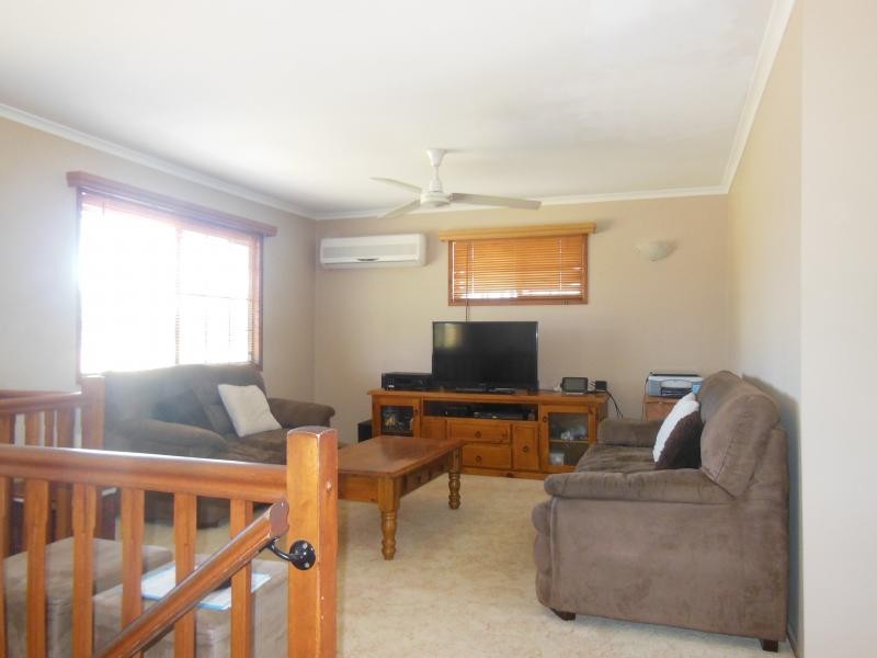 12 Farrell Dr, Walloon QLD 4306