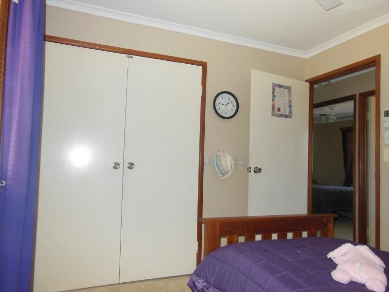 12 Farrell Dr, Walloon QLD 4306
