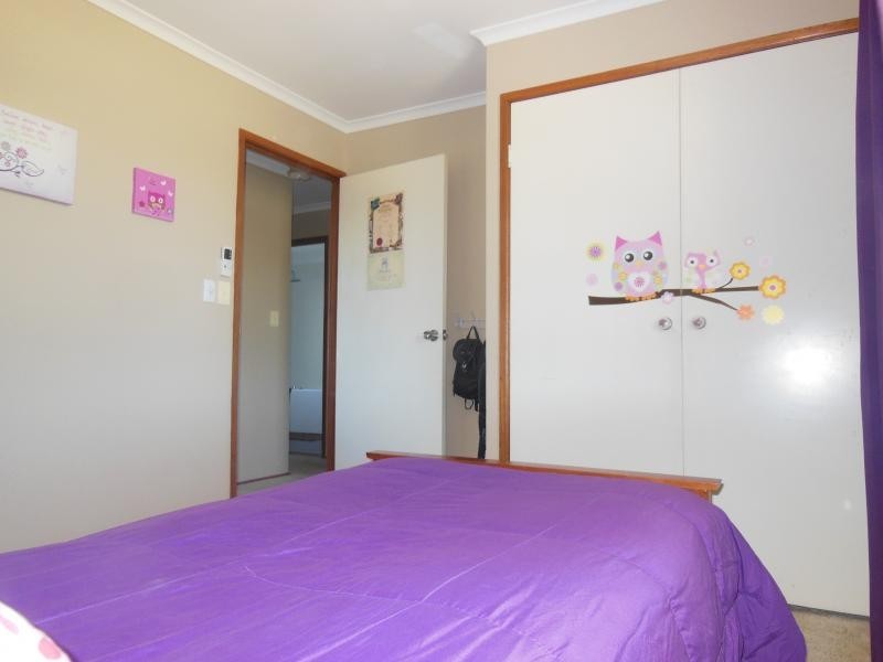 12 Farrell Dr, Walloon QLD 4306