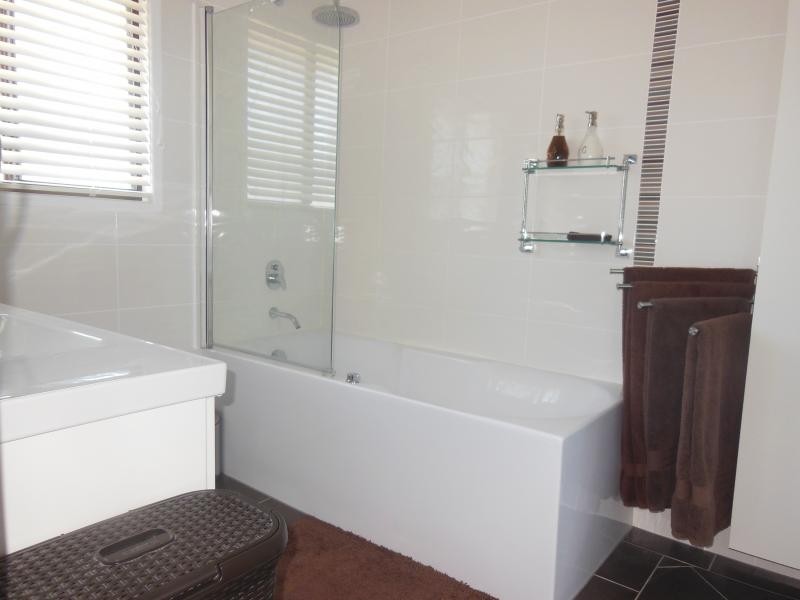 12 Farrell Dr, Walloon QLD 4306