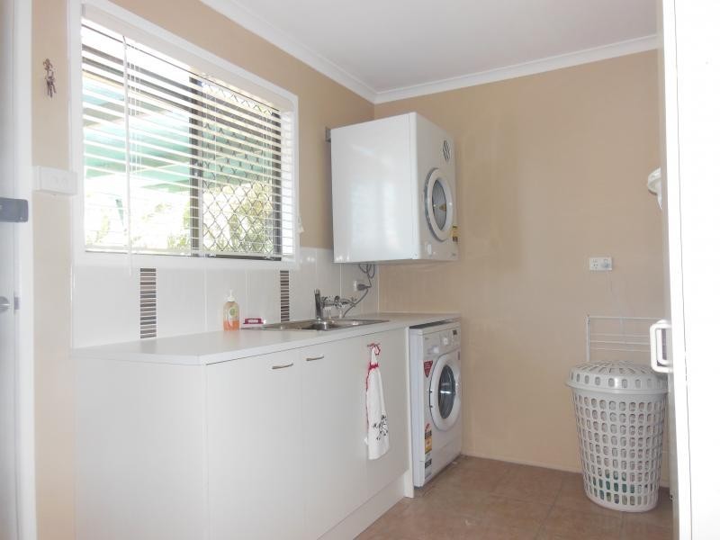 12 Farrell Dr, Walloon QLD 4306