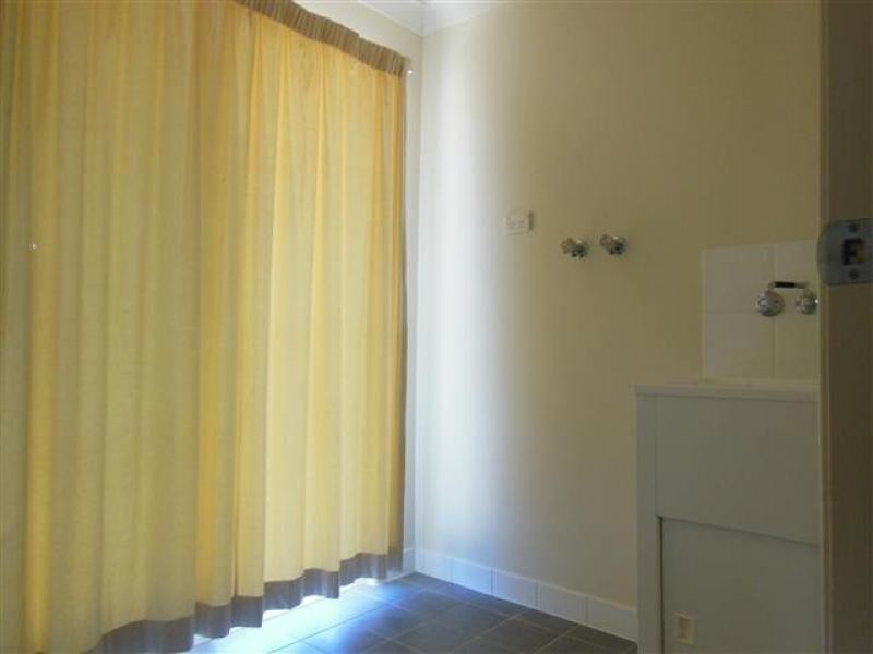 124-126 Pindari Dr, Mount Marrow QLD 4306