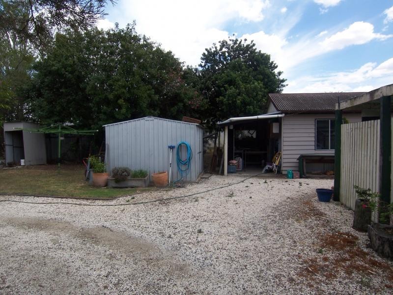 2 Madden Lane, Rosewood QLD 4340