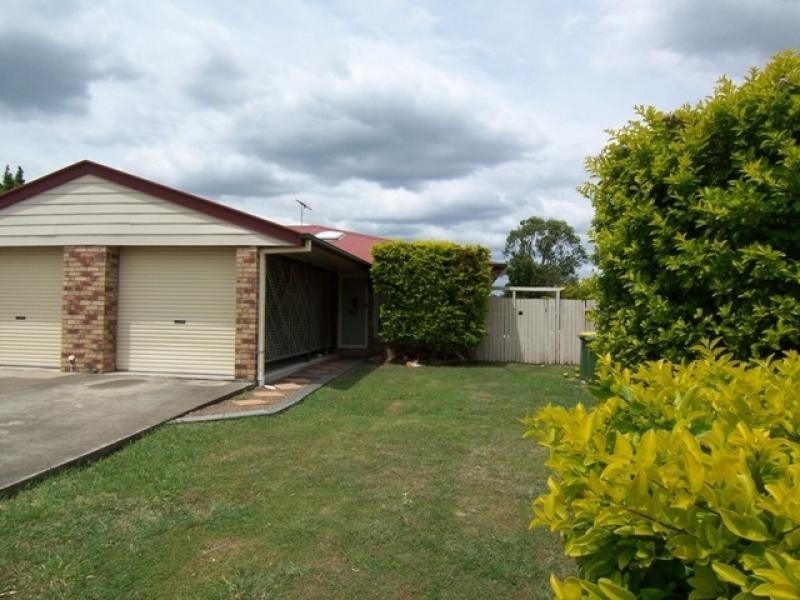 2/35 Bernadette Cres, Rosewood QLD 4340