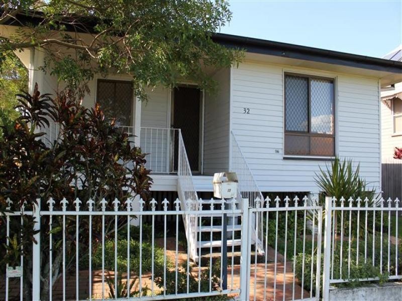32 Lawrence Street, North Ipswich QLD 4305