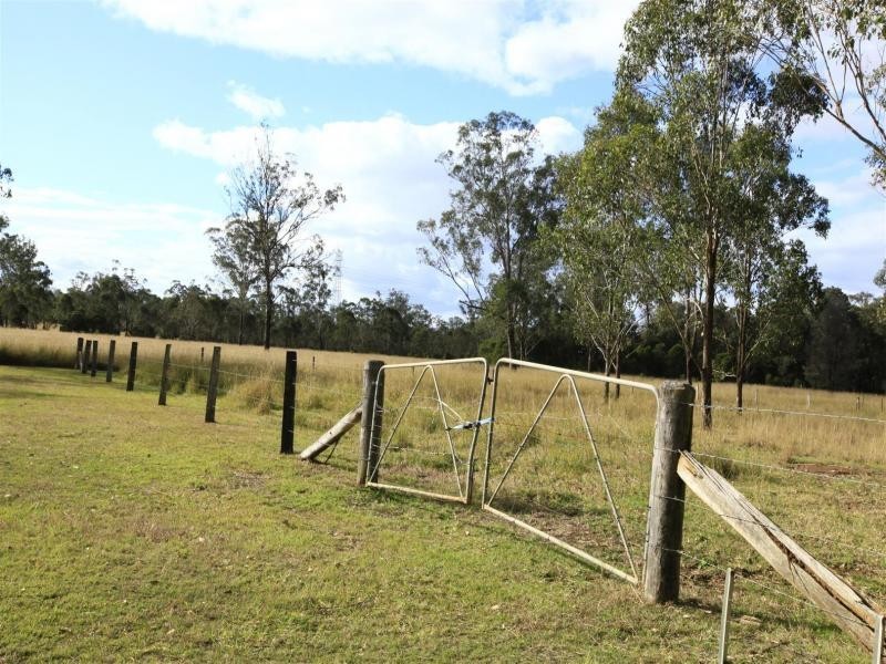25 Hewlett Rd, Lower Mount Walker QLD 4340