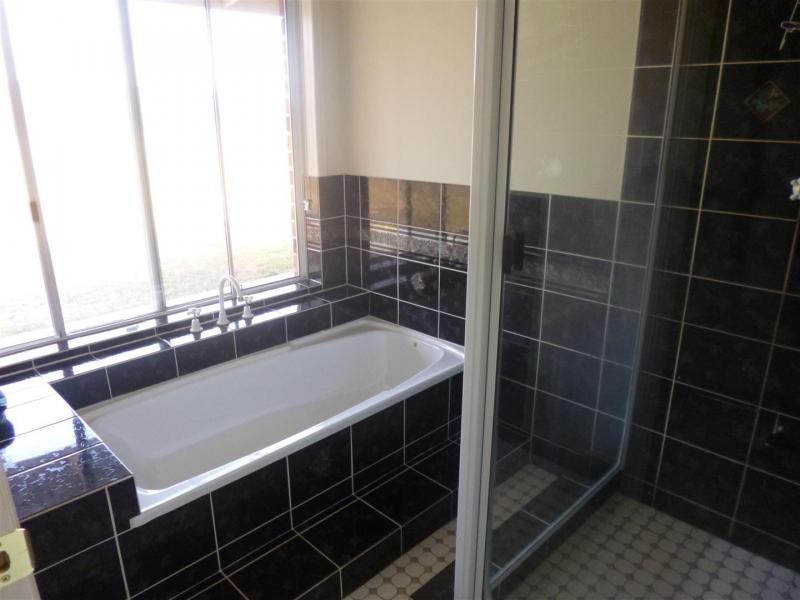 227 Poplar Street, Walloon QLD 4306