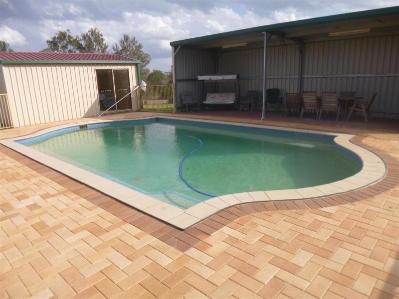227 Poplar Street, Walloon QLD 4306