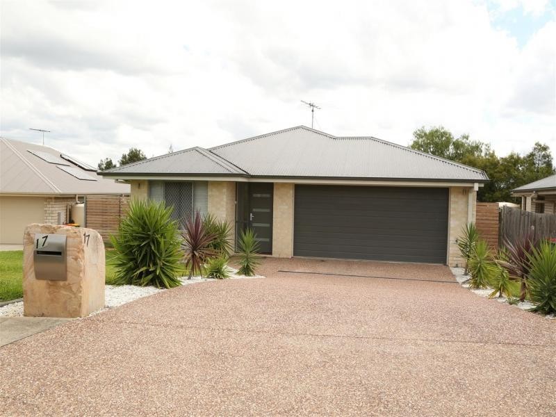 17 Claydon Pl, Rosewood QLD 4340