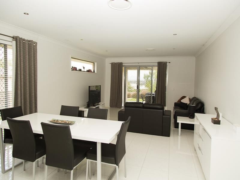 17 Claydon Pl, Rosewood QLD 4340