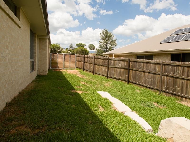 17 Claydon Pl, Rosewood QLD 4340