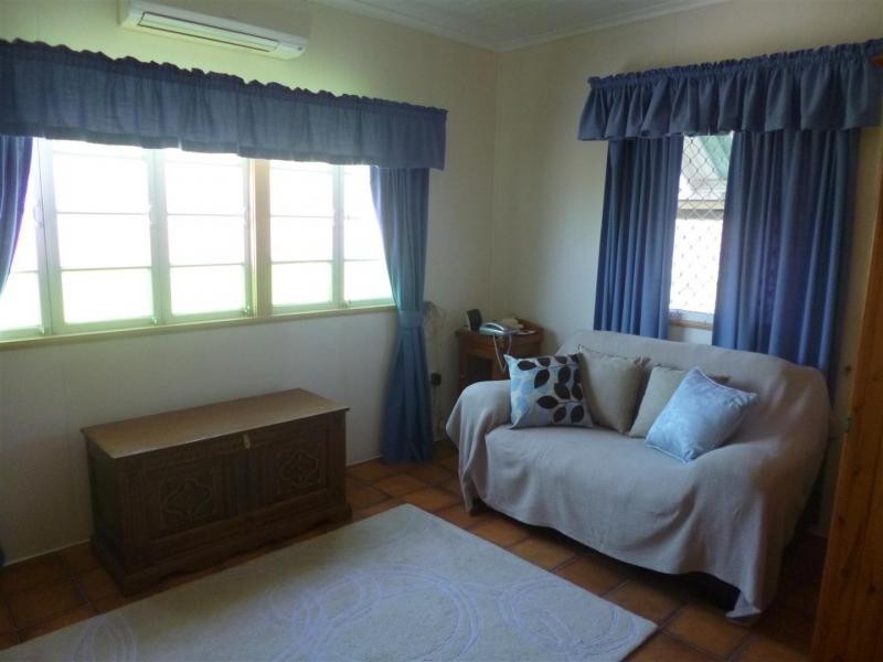 17 Queen Street, Marburg QLD 4346