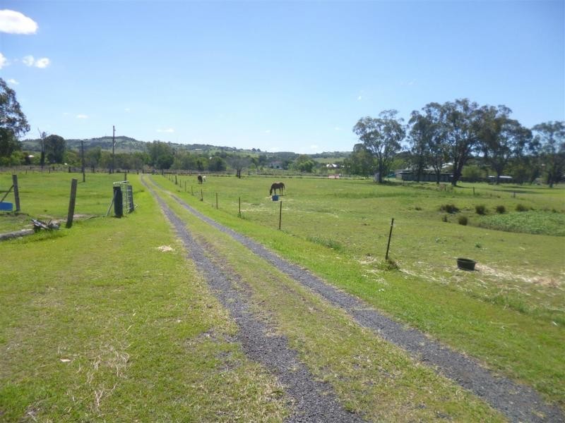 17 Queen Street, Marburg QLD 4346